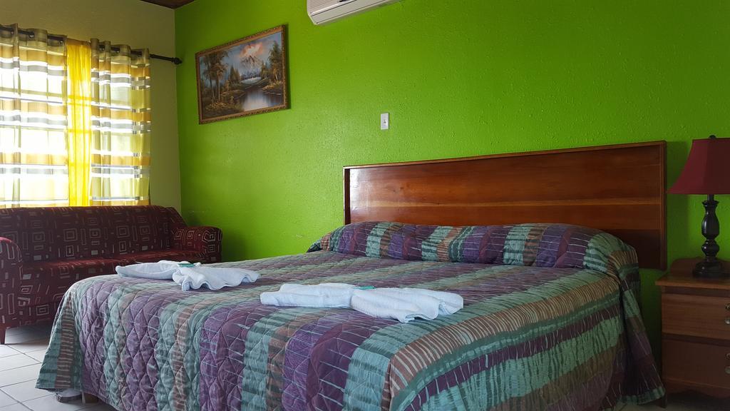 Anchorage Beach Resort Caye Caulker Zewnętrze zdjęcie